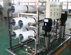 化妝品、精細化工行業(yè)用水制取設(shè)備